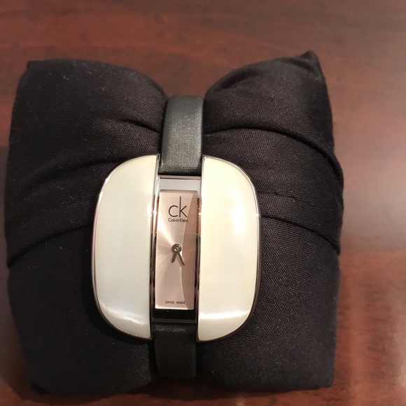 Women’s Calvin Klein watch - Picture 3 of 4